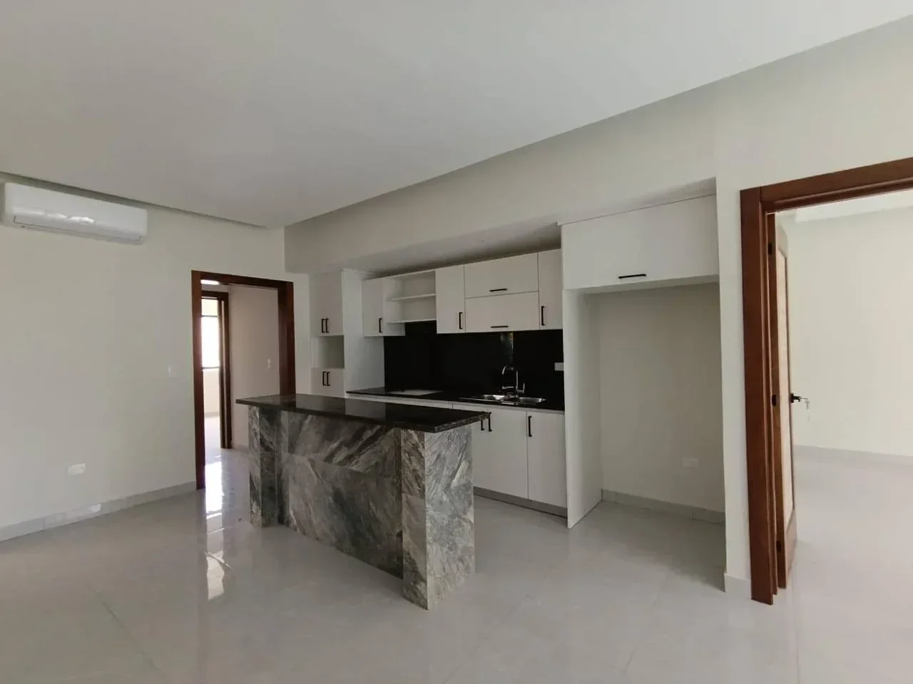 Los Corales: apartamento 1 hab. · 86 m² en venta