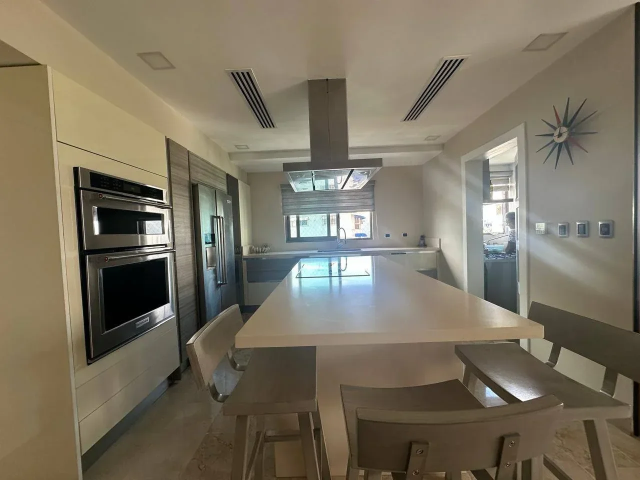 Apartamento en venta — Bella Vista, Distrito Nacional (3 hab.) - 4