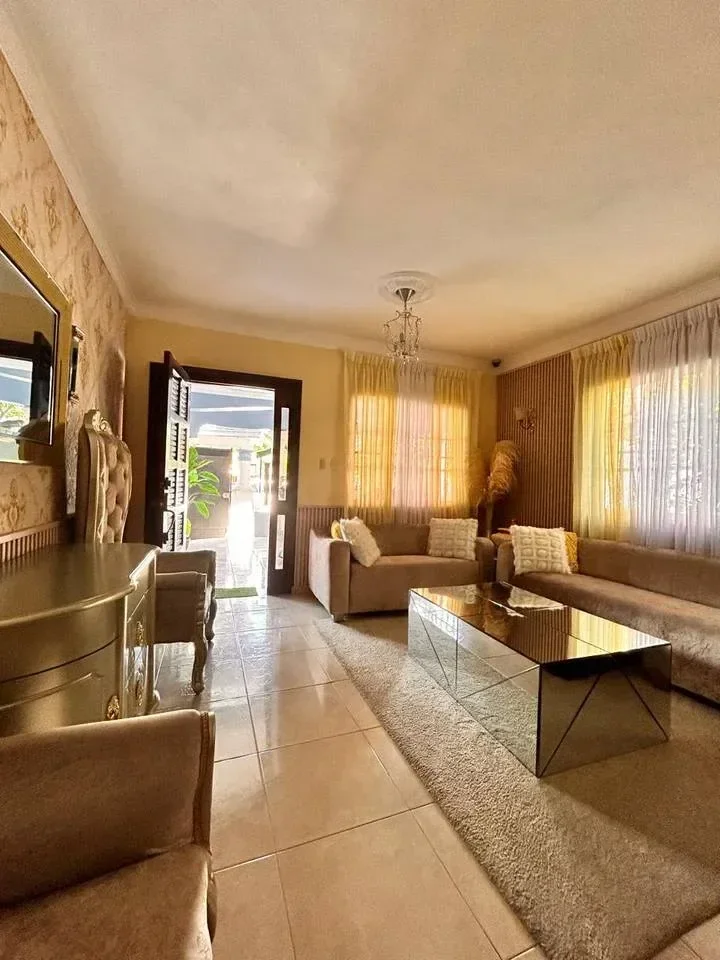 Casa de 3 habitaciones en venta en Autopista San Isidro, Santo Domingo Este - 2