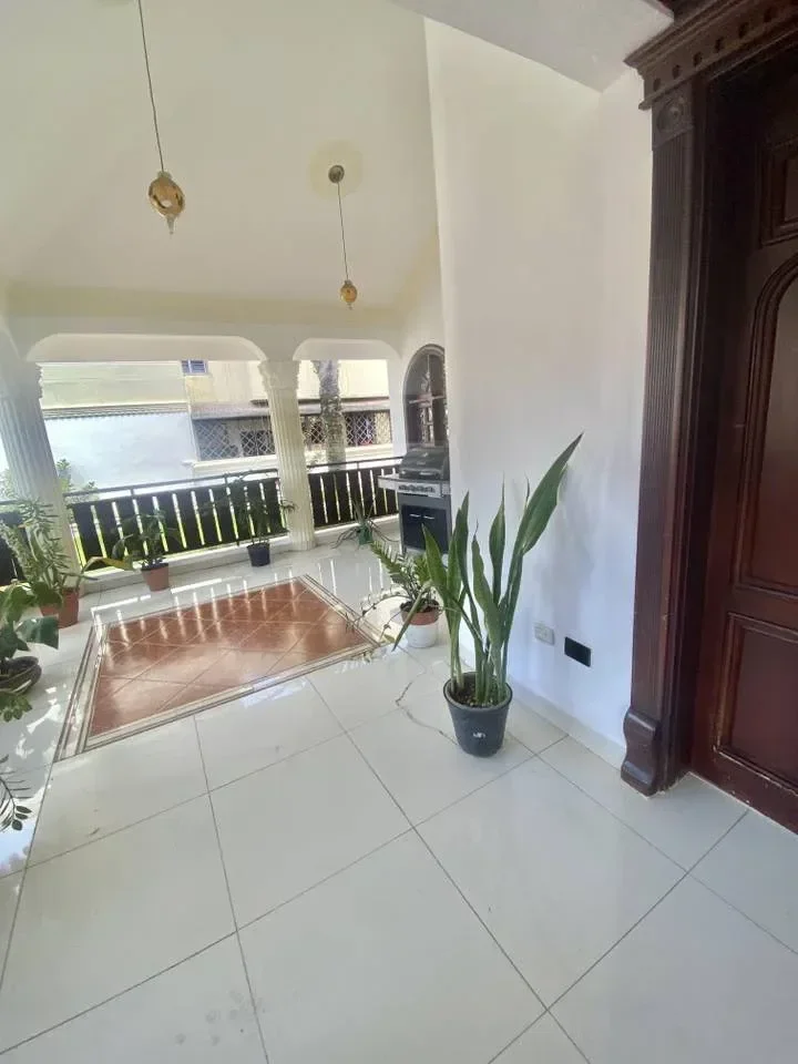 Casa en Cerro Alto, 750 m² en venta - 2