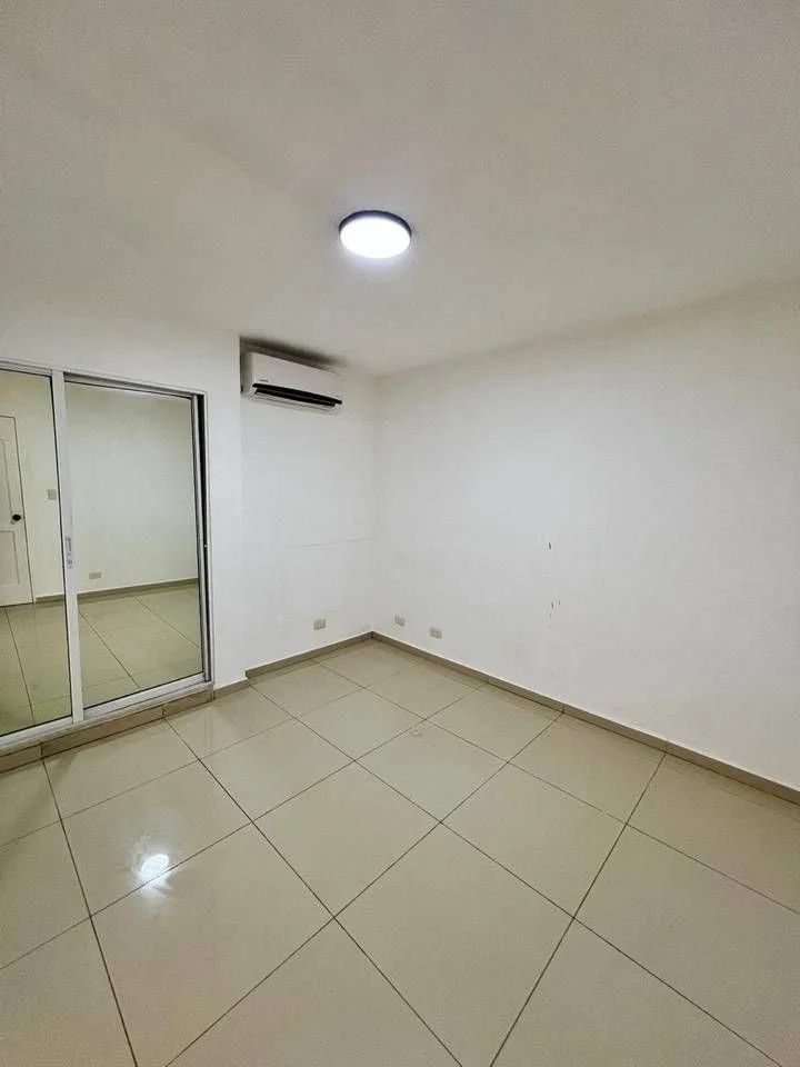 Local comercial en Bella Vista, 30 m² en alquiler - 3