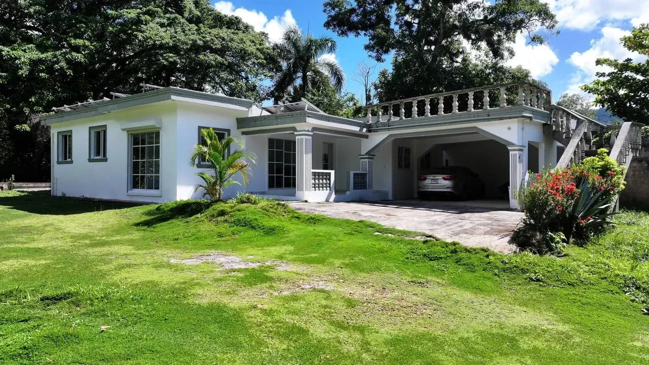 Villa en venta — Centro Del Pueblo O El Limón, Samana (5 hab.)