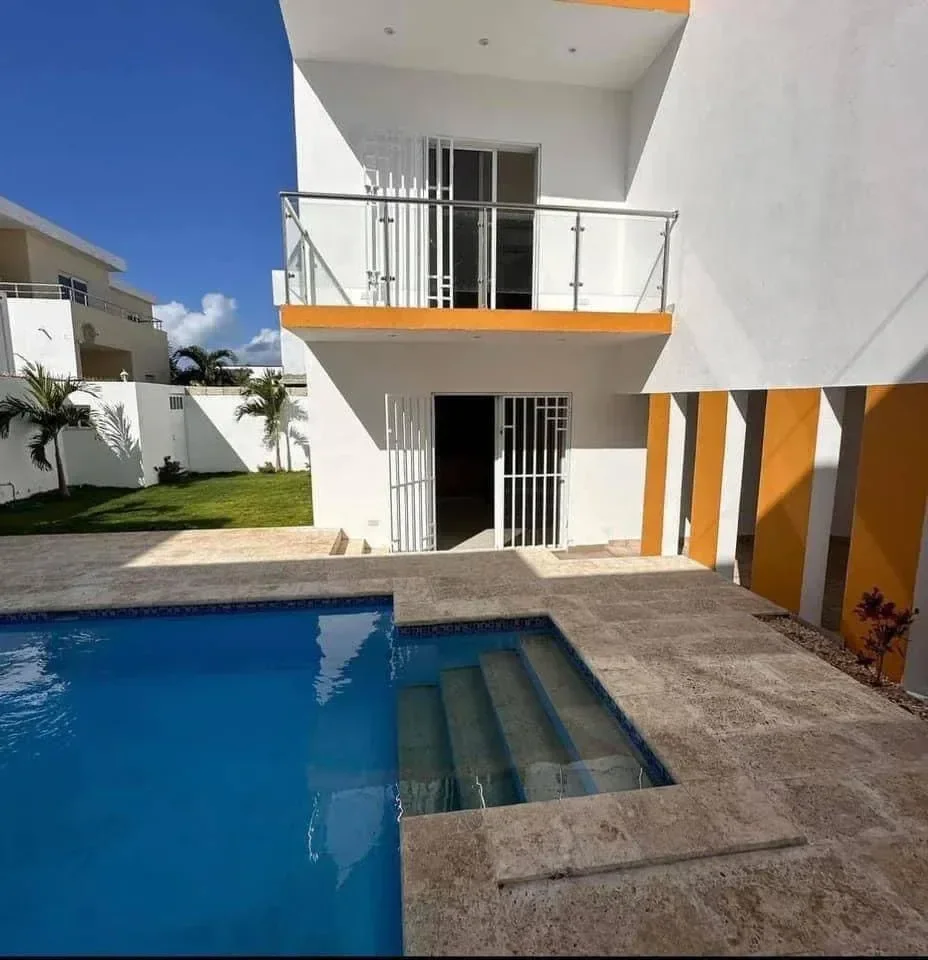Casa de 4 habitaciones en venta en Residencial Palma De La Costa, La Romana - 2