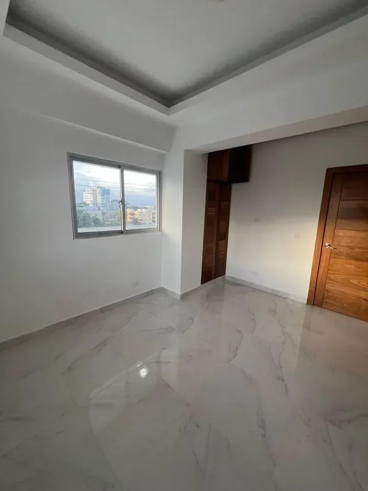 Apartamento en venta — Ensanche Ozama, Santo Domingo Este (3 hab.) - 4