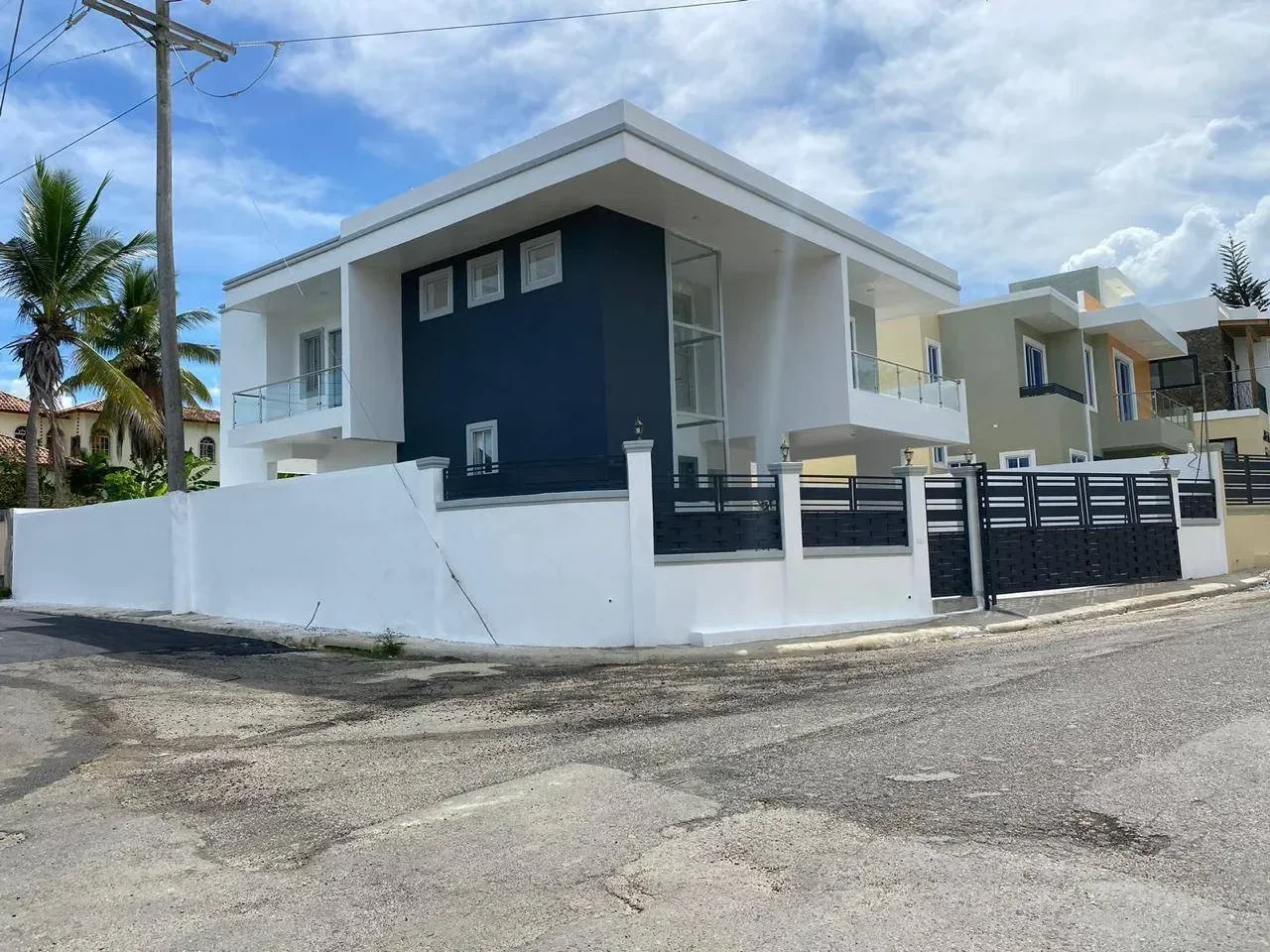 El Doral: casa 4 hab. · 315 m² en venta - 2