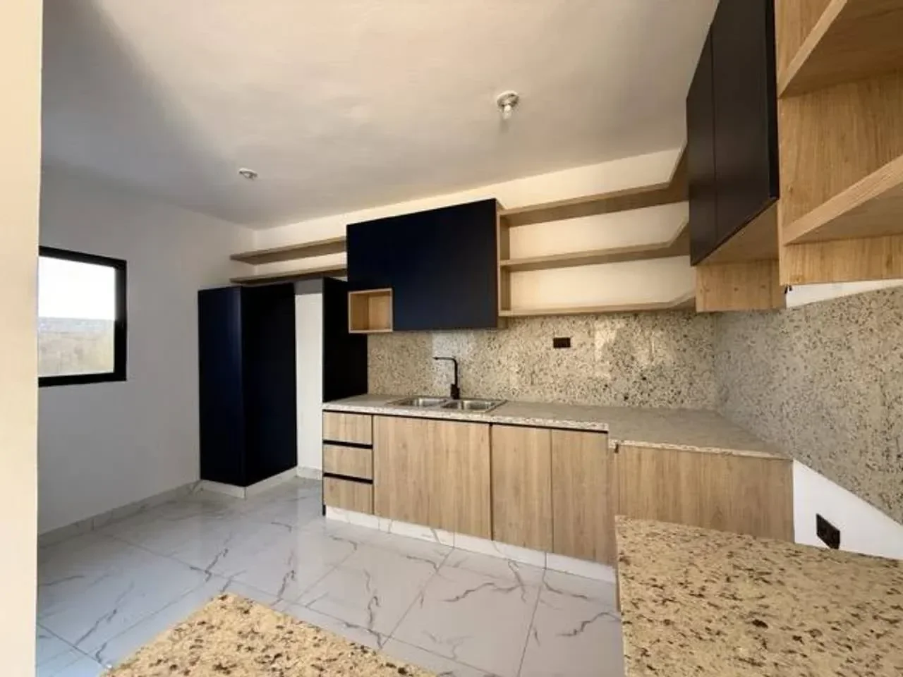 Caleta: appartement 3 ch. · 145 m² à vendre - 4