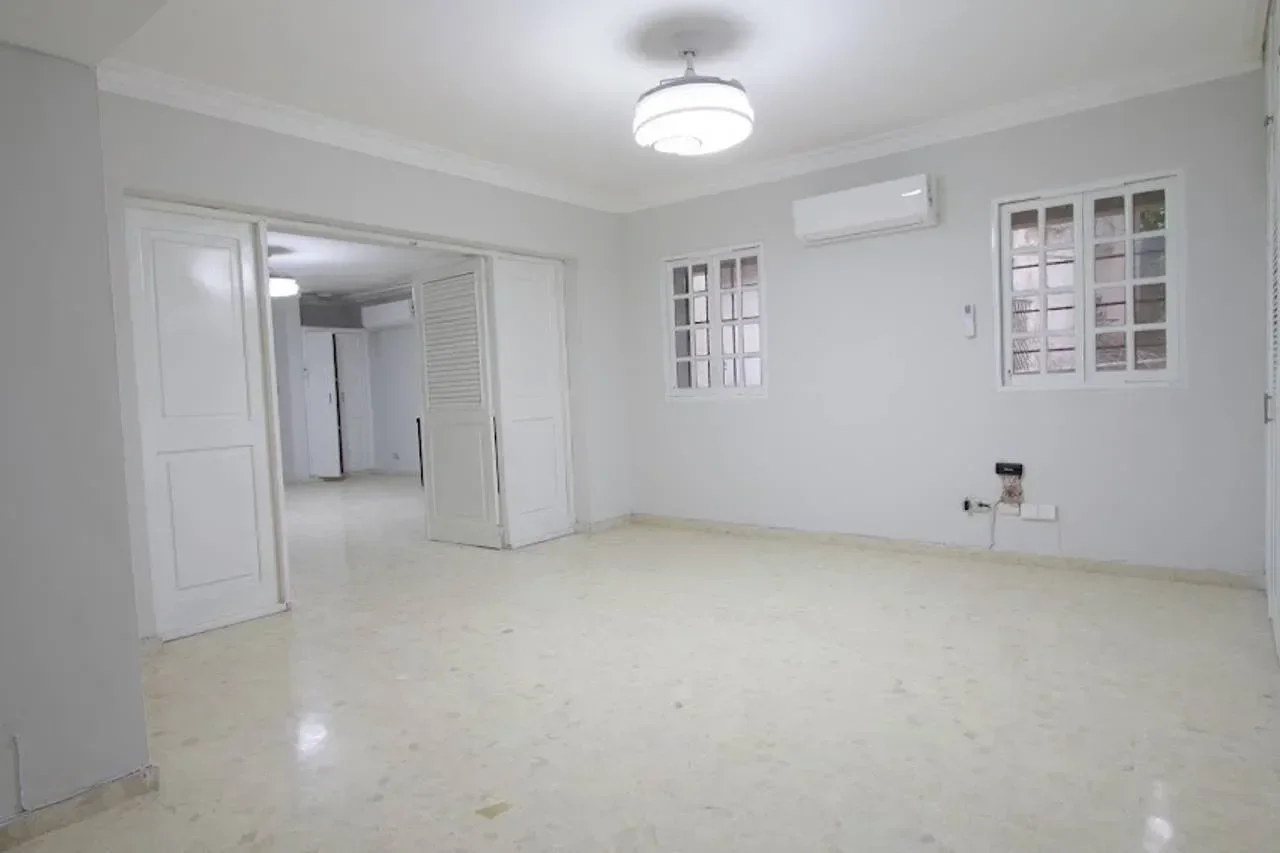 Casa en venta — Cuesta Hermosa III, Distrito Nacional (5 hab.) - 4