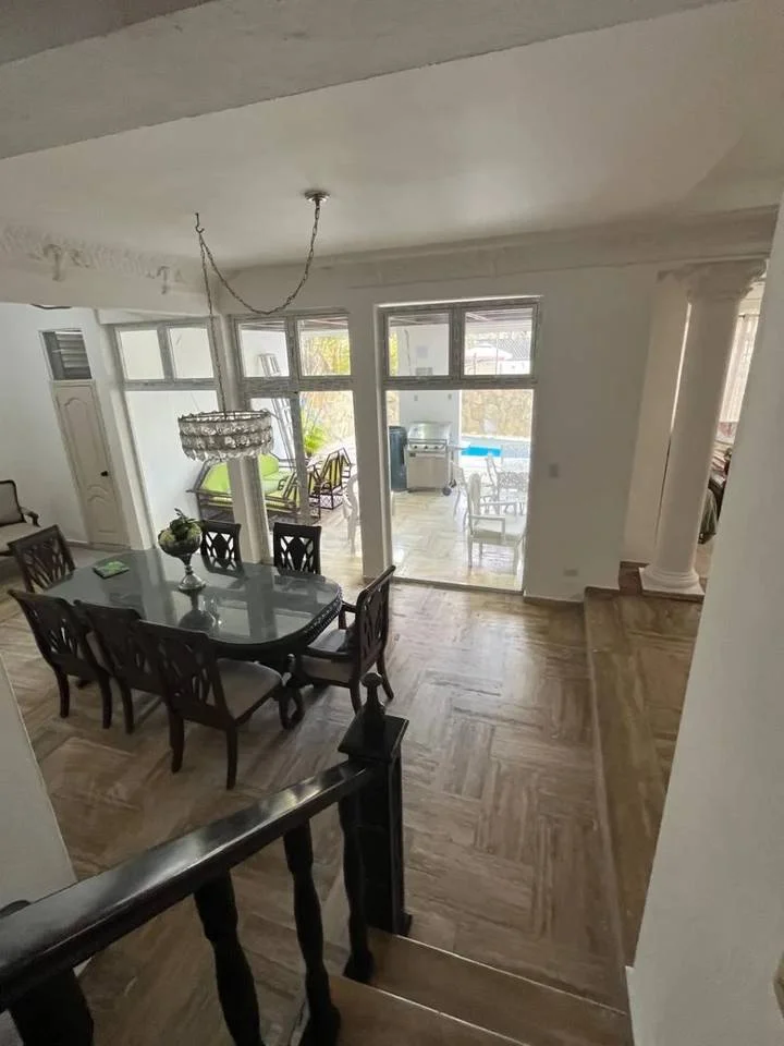 Casa de 5 habitaciones en venta en Los Cacicazgos, Distrito Nacional - 2