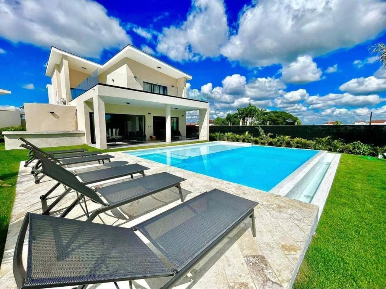 La Romana: villa 4 ch. · 360 m² à vendre