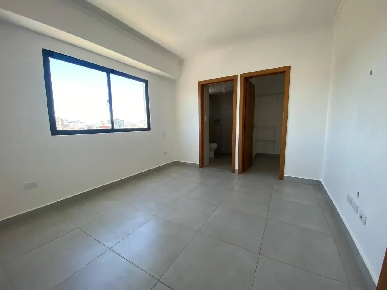 Apartamento en venta — Evaristo Morales, Santo Domingo D.N. (2 hab.) - 4