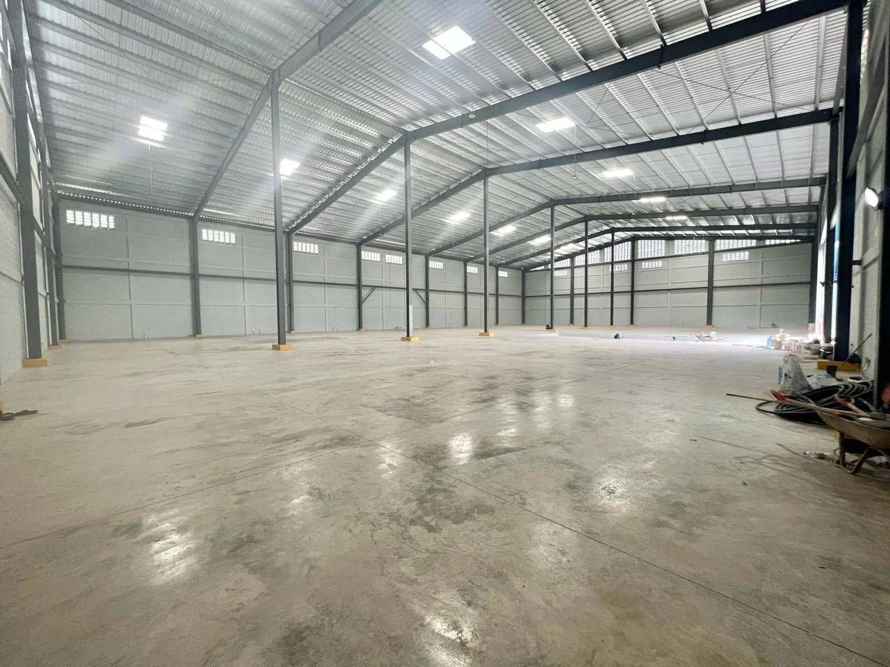Autopista 6 De Noviembre: apartamento · 2100 m² en venta
