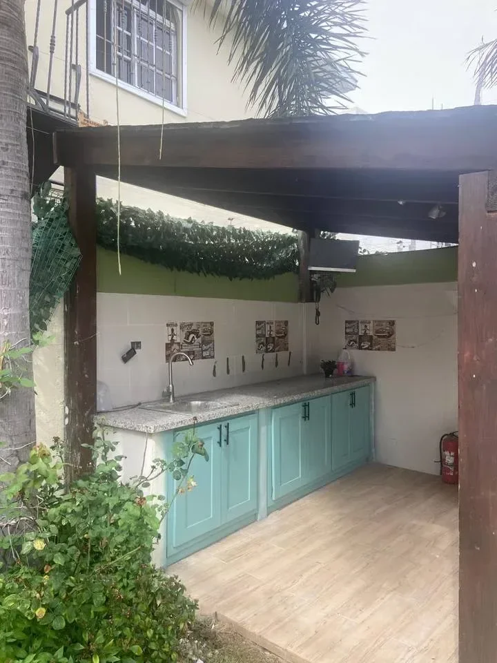 Casa de 4 habitaciones en venta en La Castellana, Distrito Nacional - 3
