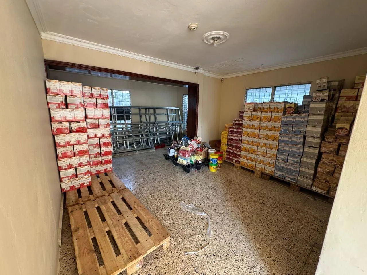Julieta Morales: local commercial 4 ch. · 238 m² à louer - 2