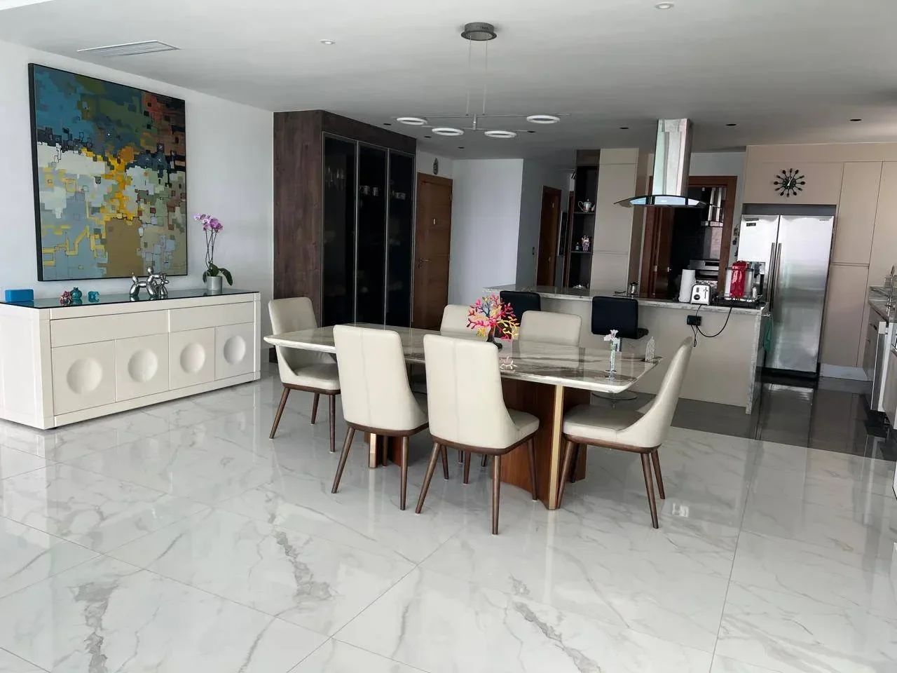 Alquiler: apartamento en Los Cacicazgos, Santo Domingo D.N.