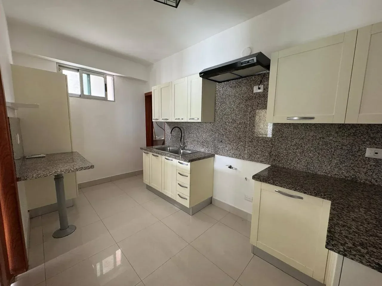 Apartment with 1 bedrooms for rent in La Julia, Santo Domingo D.N. - 2