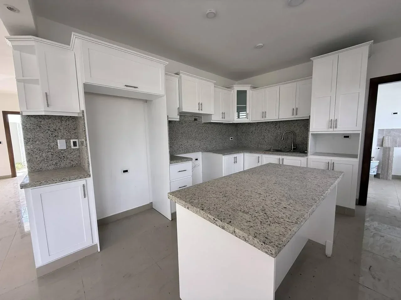 Casa en Residencial Los Lirios, 296 m² en venta - 4