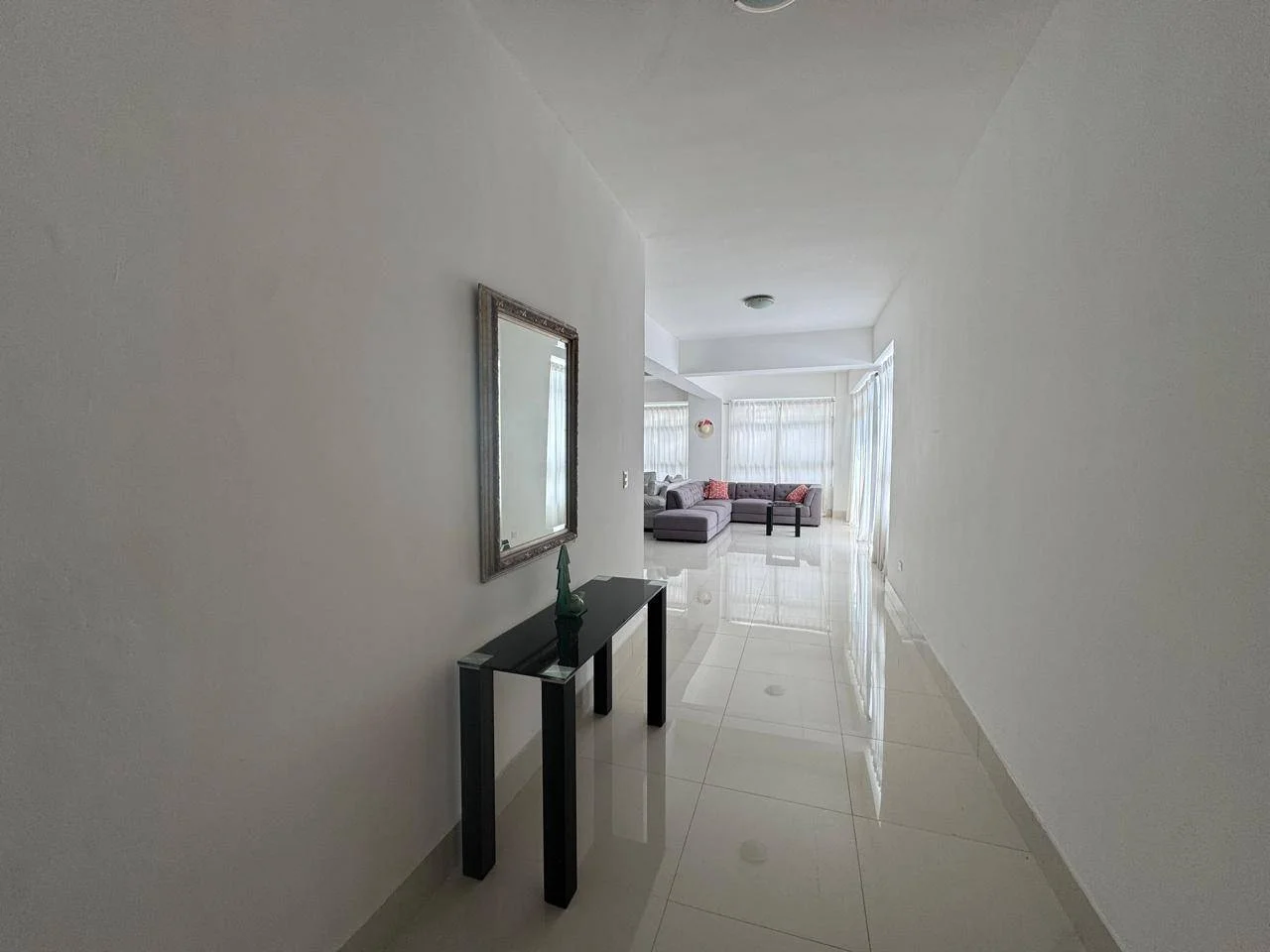 Bella Vista: appartement 3 ch. · 200 m² à louer