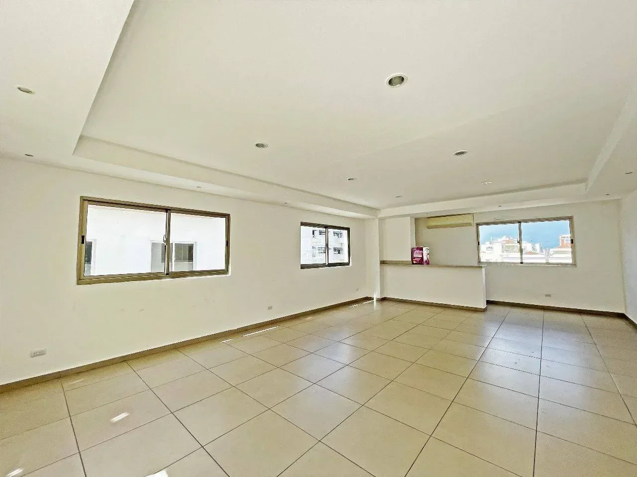 Apartamento en venta — Piantini, Distrito Nacional (1 hab.) - 3