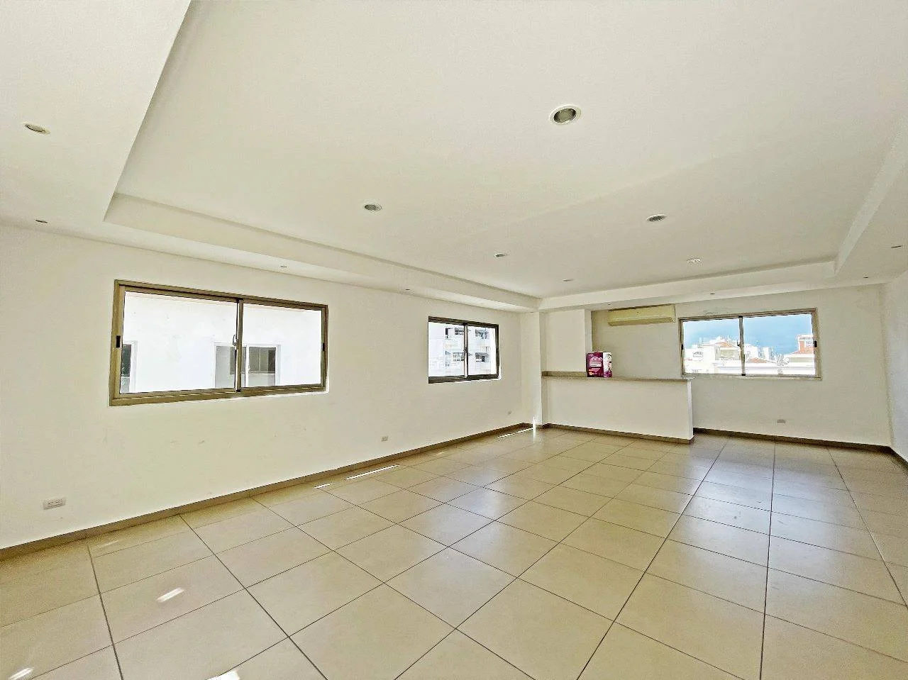 Apartamento en venta — Piantini, Distrito Nacional (1 hab.) - 3