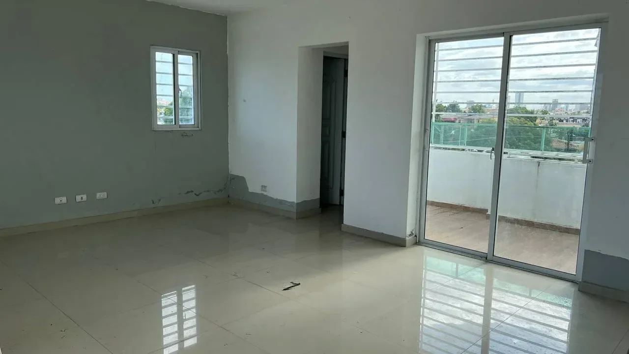 Casa de 5 habitaciones en venta en Villa Faro, Santo Domingo Este - 4