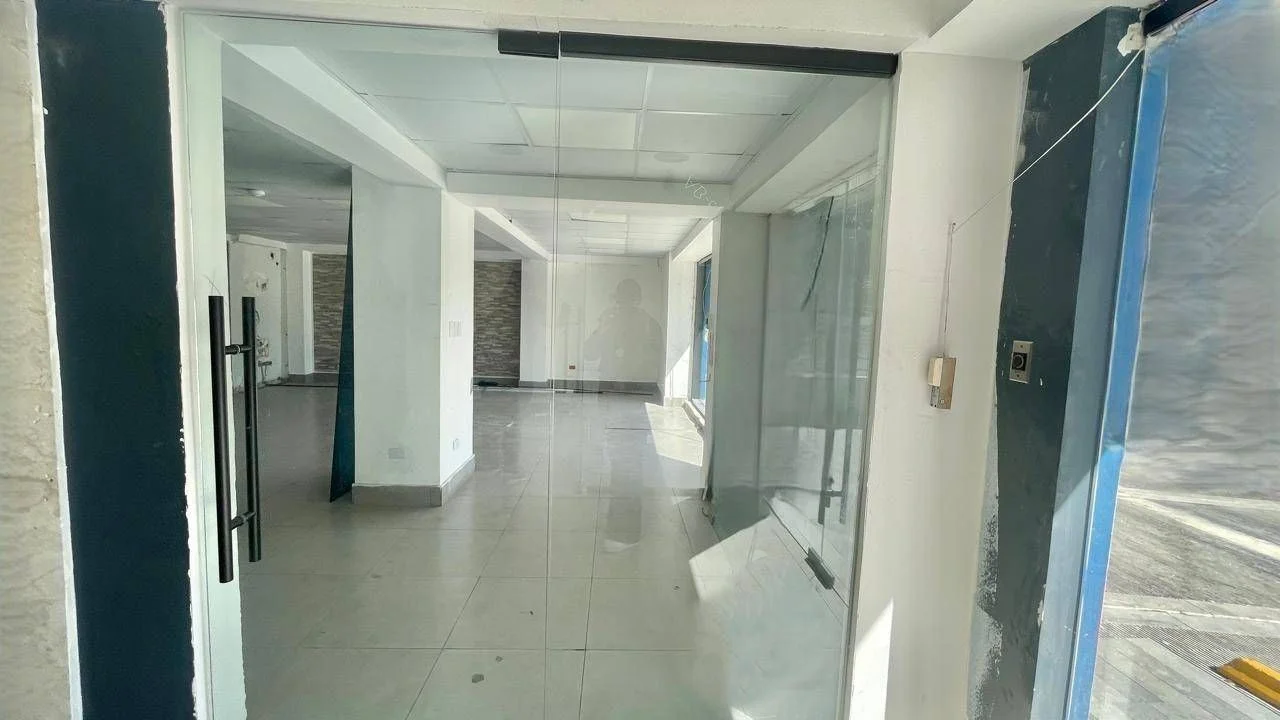 Local commercial à Manganagua, 139 m² à louer