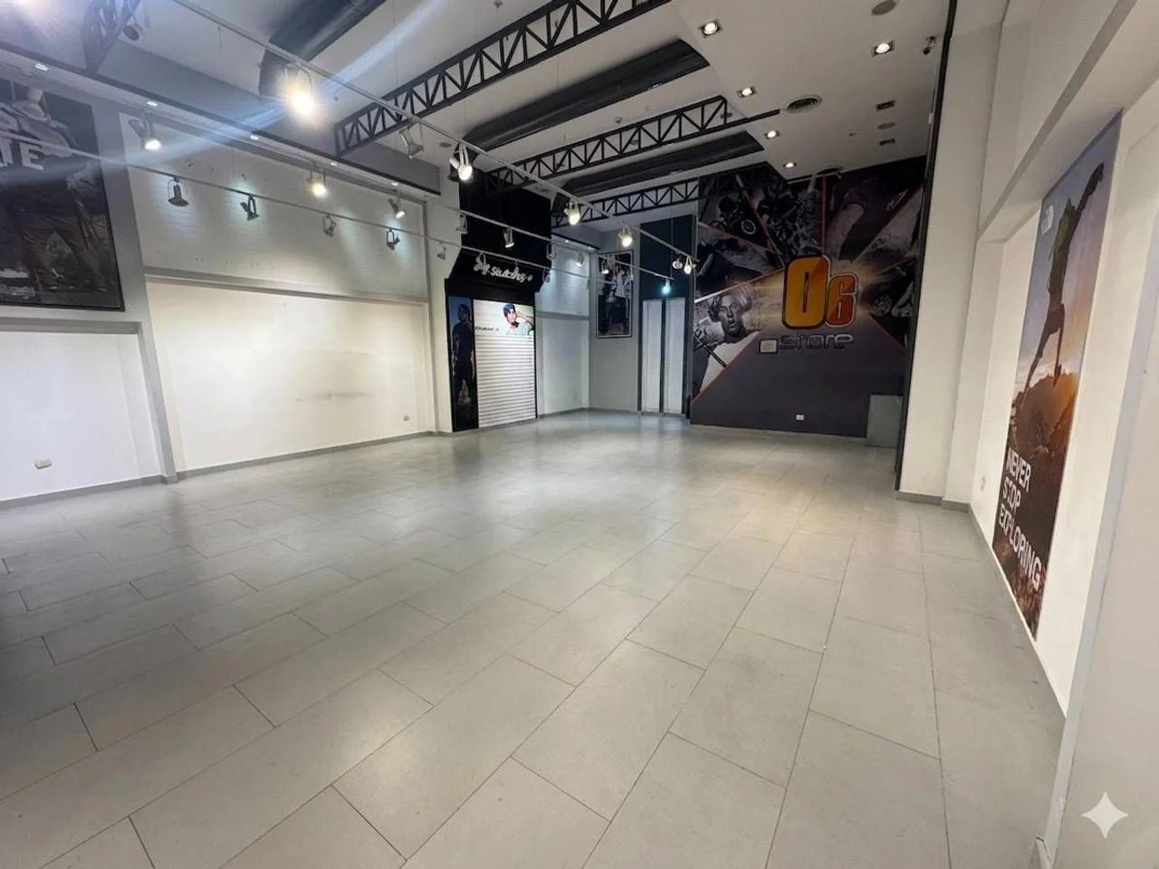 Villa Juana: local commercial · 145 m² à vendre