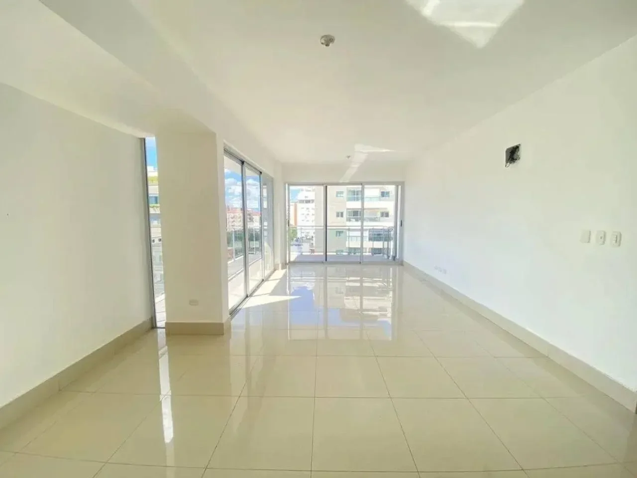 Evaristo Morales: apartamento 2 hab. · 156 m² en venta