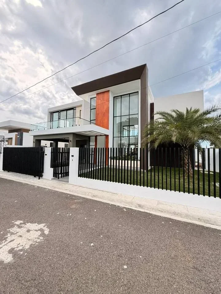 Casa en venta — Los Llanos De Gurabo, Santiago de los Caballeros (4 hab.) - 2