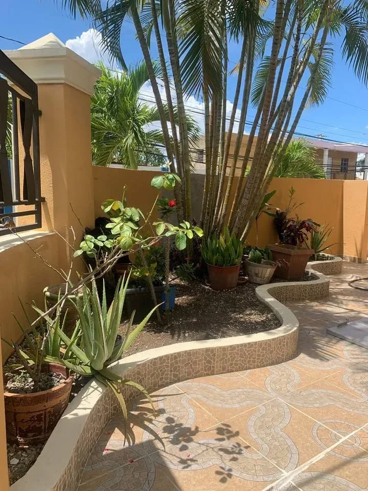Los Alamos: casa 4 hab. · 356.94 m² en venta - 5