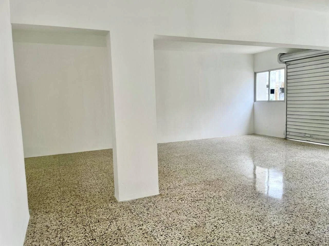 Location: local commercial à Evaristo Morales, Santo Domingo D.N. - 2
