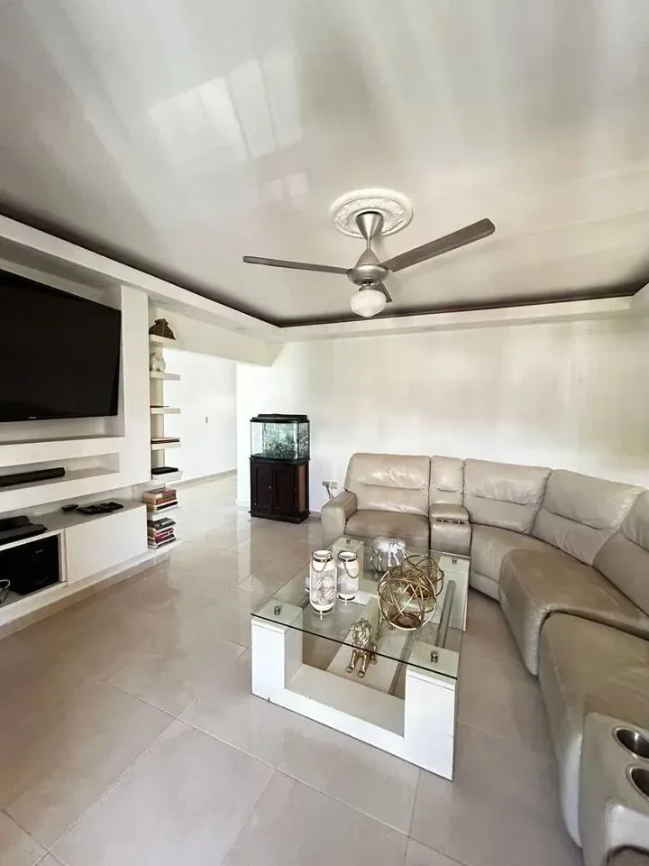 Casa en venta — Villa María, Higuey (2 hab.) - 3