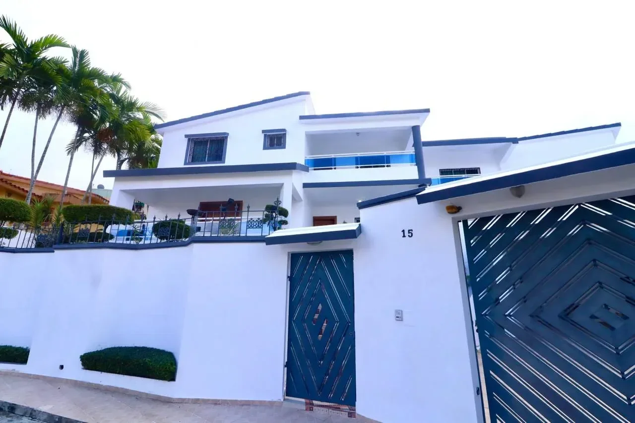 Don Honorio: casa 4 hab. · 500 m² en venta - 4