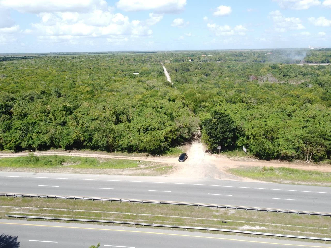 Terrain à Juan Dolio, face à l'autoroute de l'Est - 2