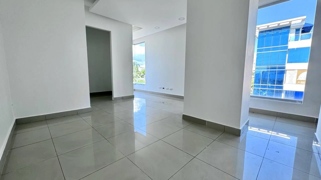 Alquiler: local comercial en Evaristo Morales, Santo Domingo D.N. - 2