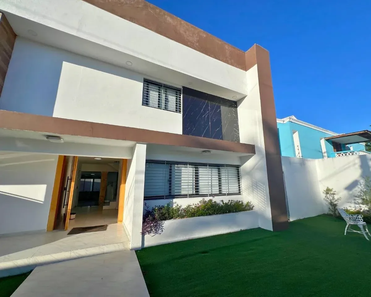 Venta: casa en Altos de Arroyo Hondo III, Distrito Nacional - 3