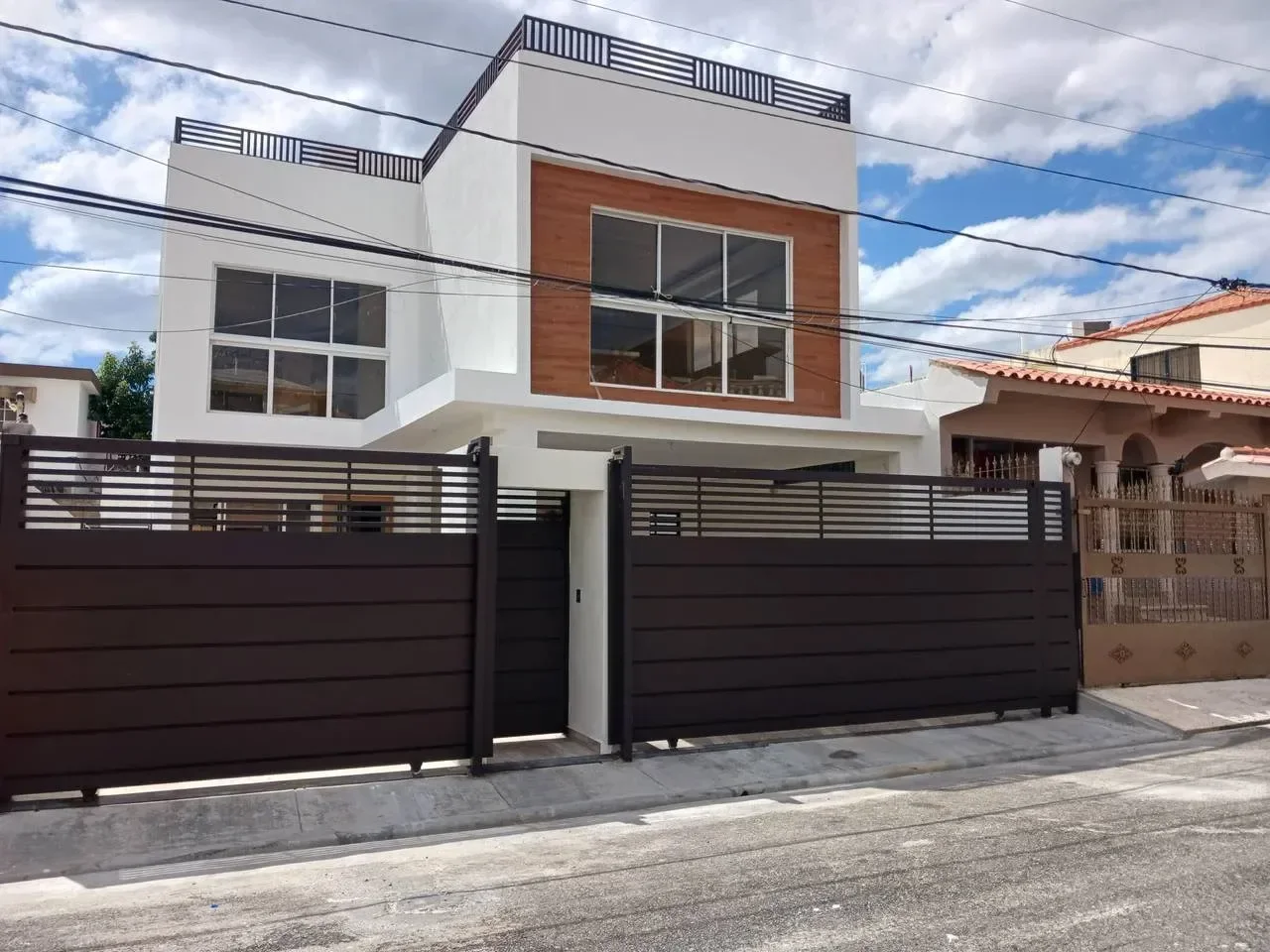 Casa en venta — Mirador Del Este, Santo Domingo Este (4 hab.)