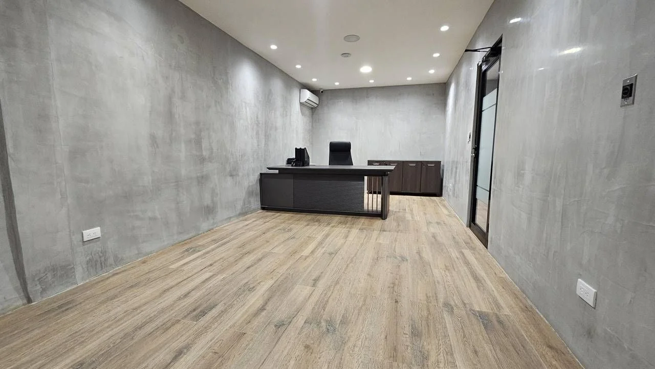 El Millon: local commercial · 300 m² à louer