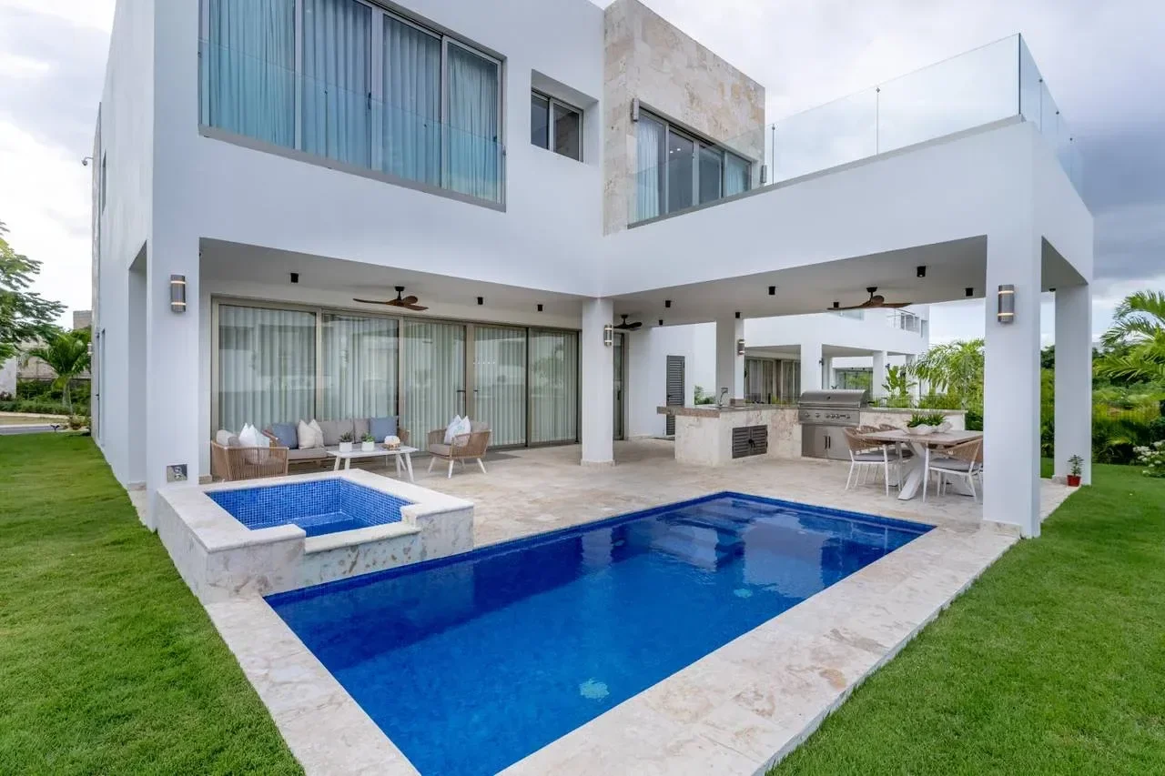 Playa Nueva Romana: villa 3 hab. · 366.7 m² en venta