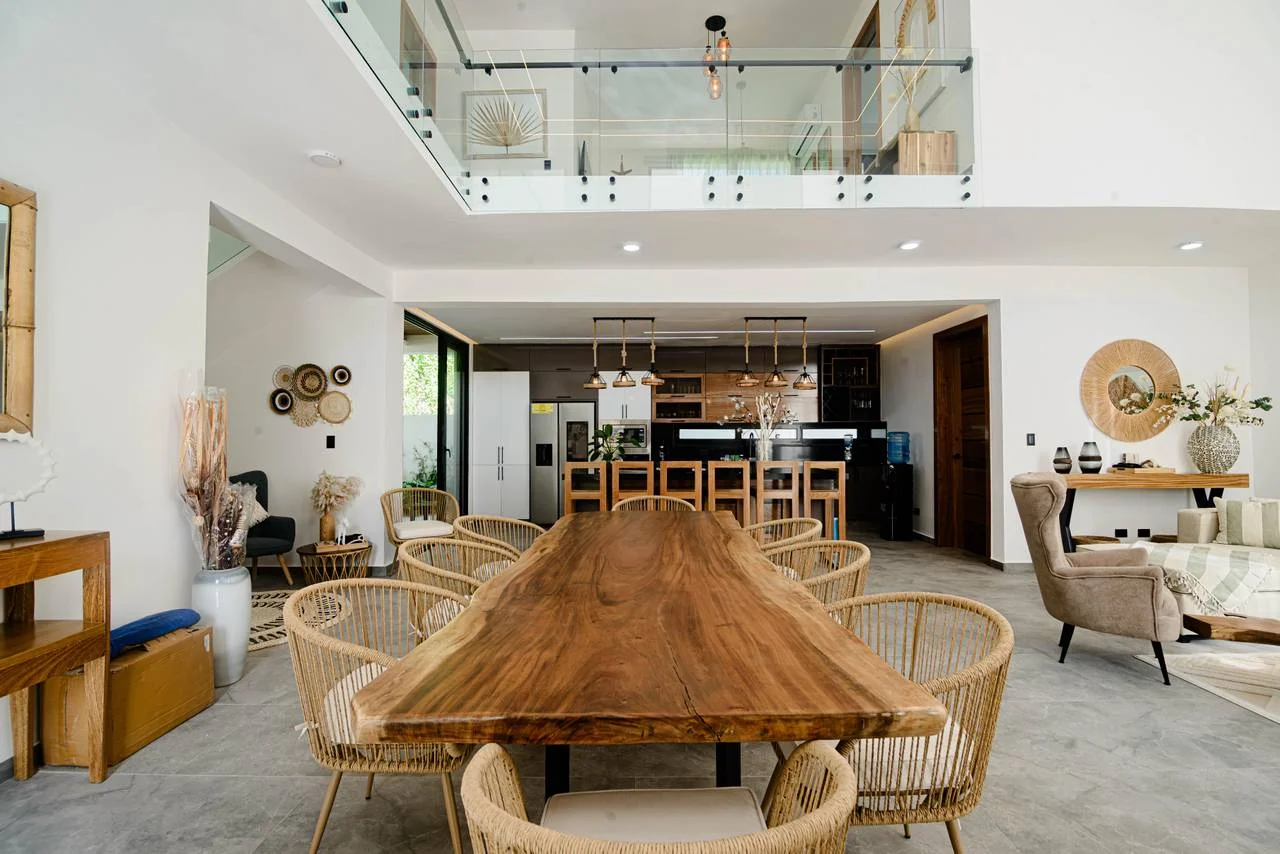 Las Ballenas: villa 4 bed · 495 m² for sale