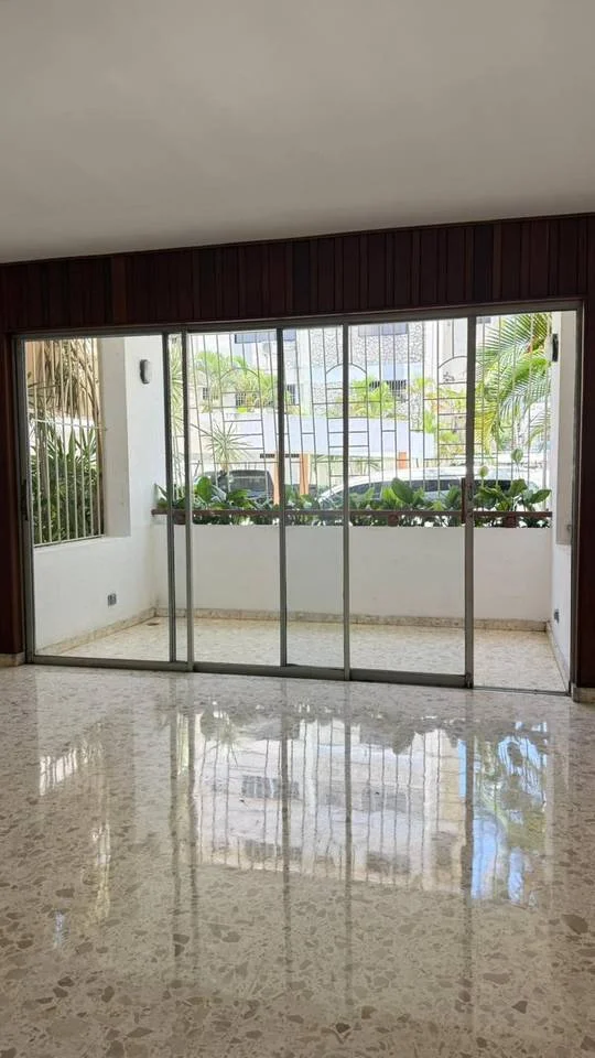 Ensanche Paraiso: appartement 3 ch. · 180 m² à louer