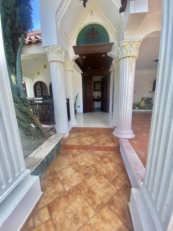 Casa en Cerro Alto, 750 m² en venta - 3