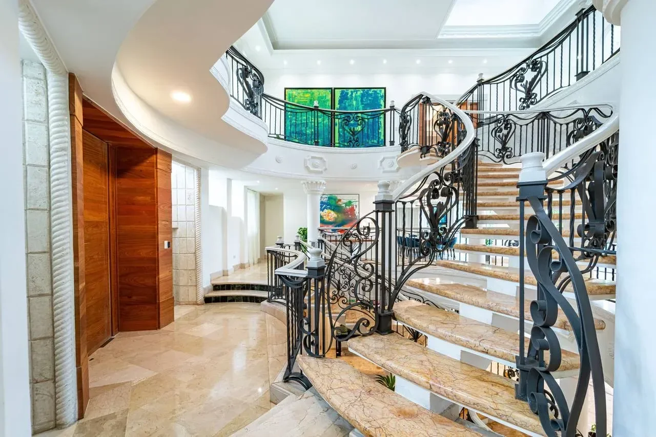 Villa à Metro Country Club, 1000 m² à vendre