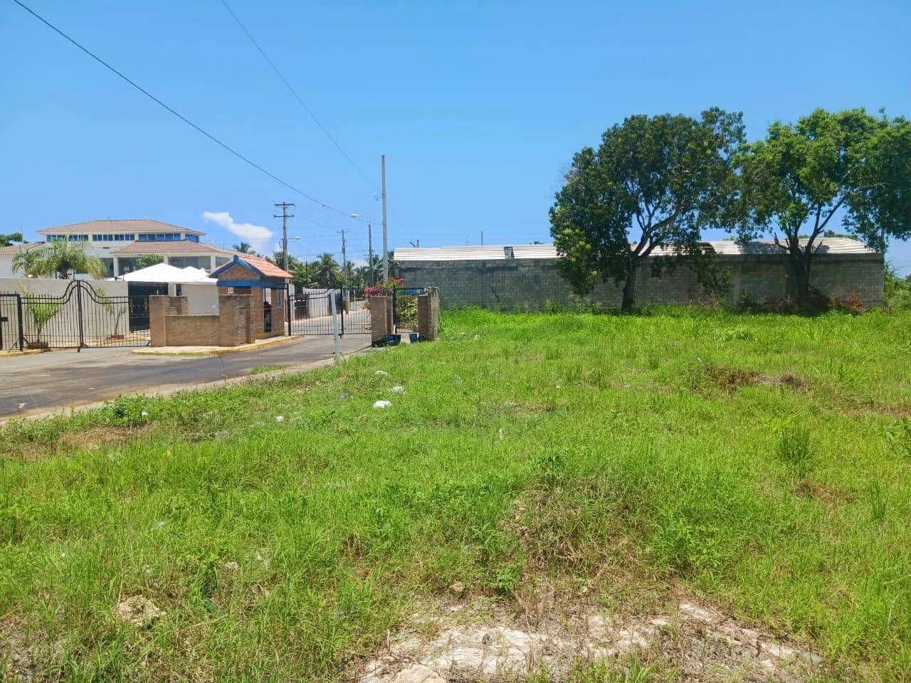 Terreno en venta en Autopista Las Americas, Santo Domingo Este - 2