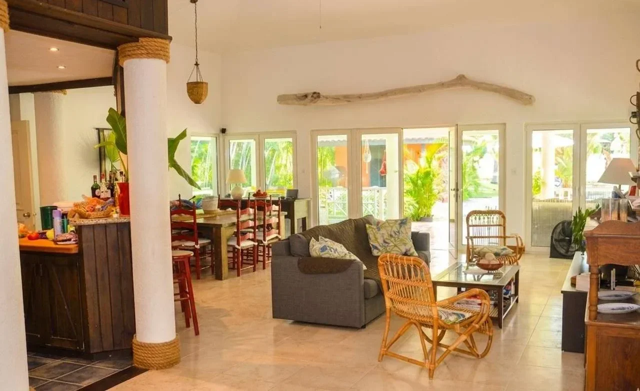 Villa en venta — Metro Country Club, Juan Dolio (4 hab.) - 2