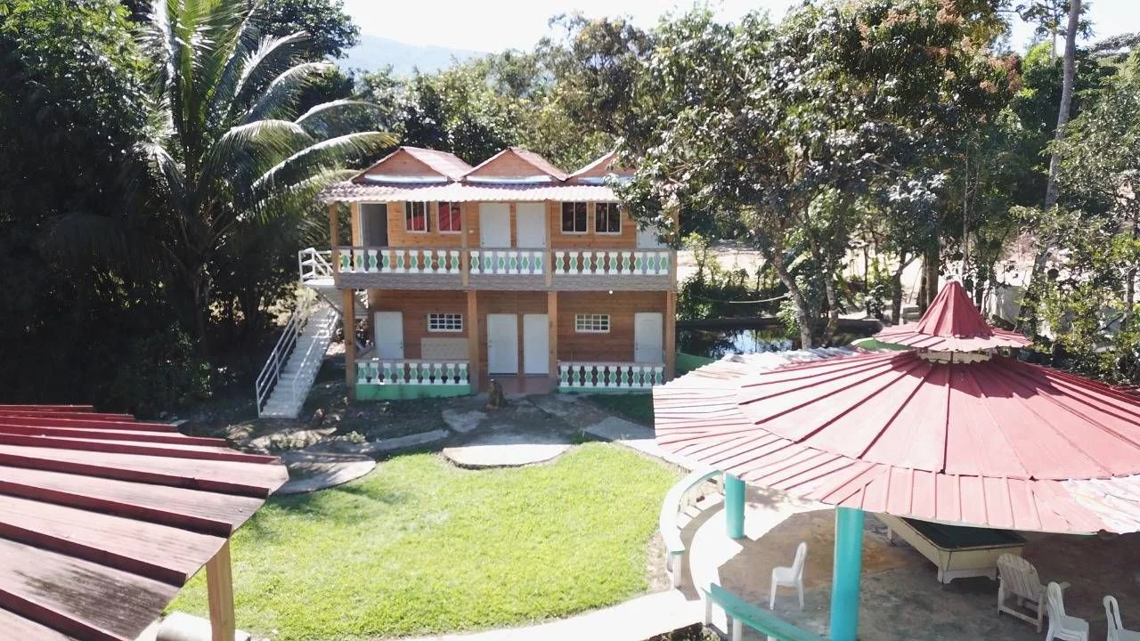Los Plátanos: apartamento 37 hab. · 60000 m² en venta