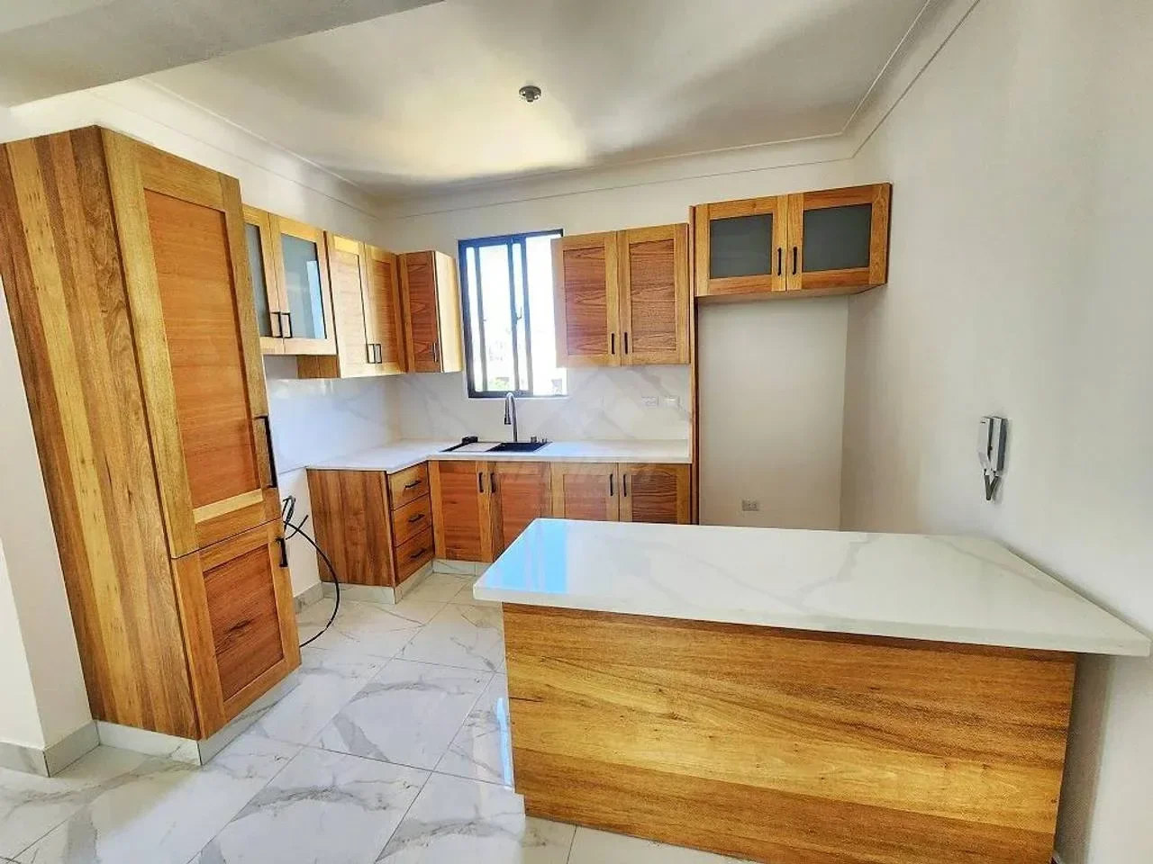 Venta: penthouse en Quinta De Rincon Largo, Santiago de los Caballeros - 2