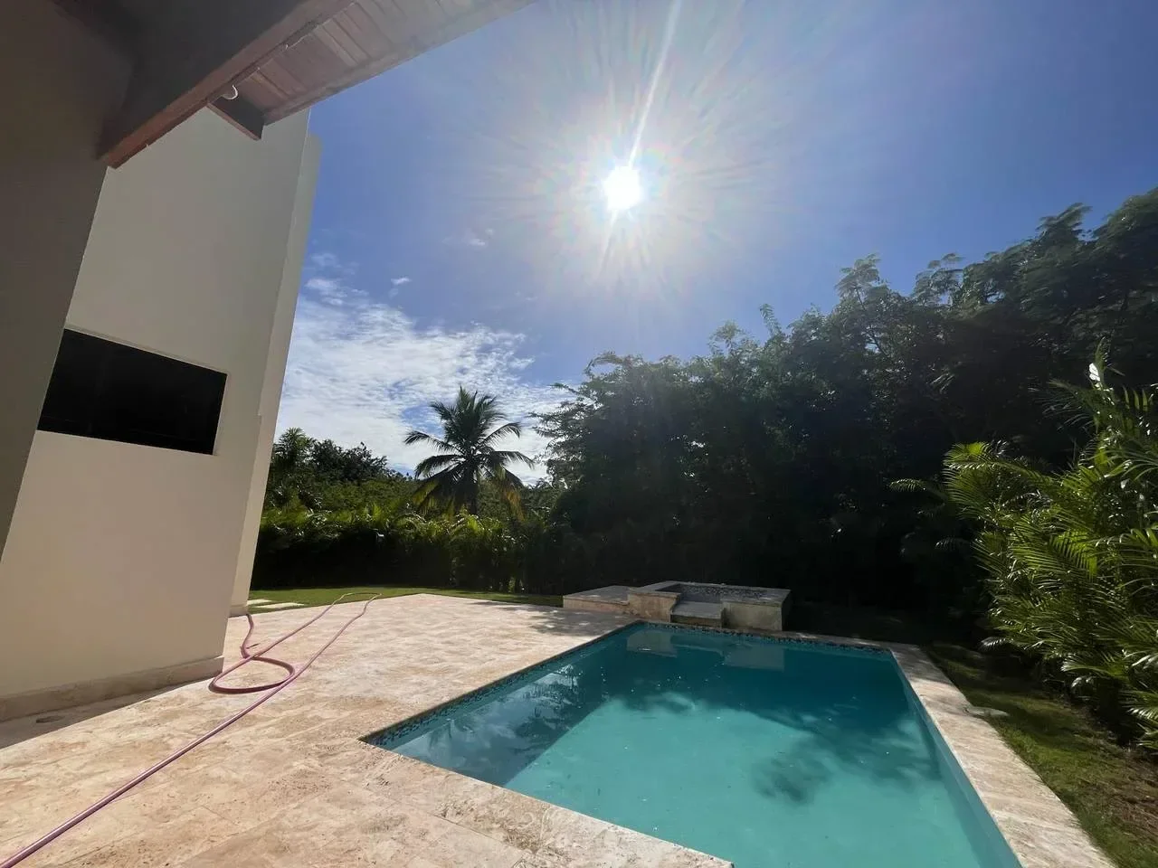 Metro Country Club: villa 6 hab. · 350 m² en venta - 4