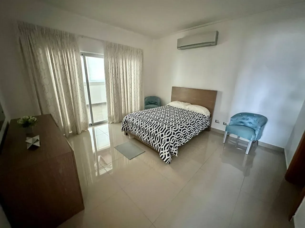 Penthouse de 3 habitaciones en venta en Evaristo Morales, Distrito Nacional - 2