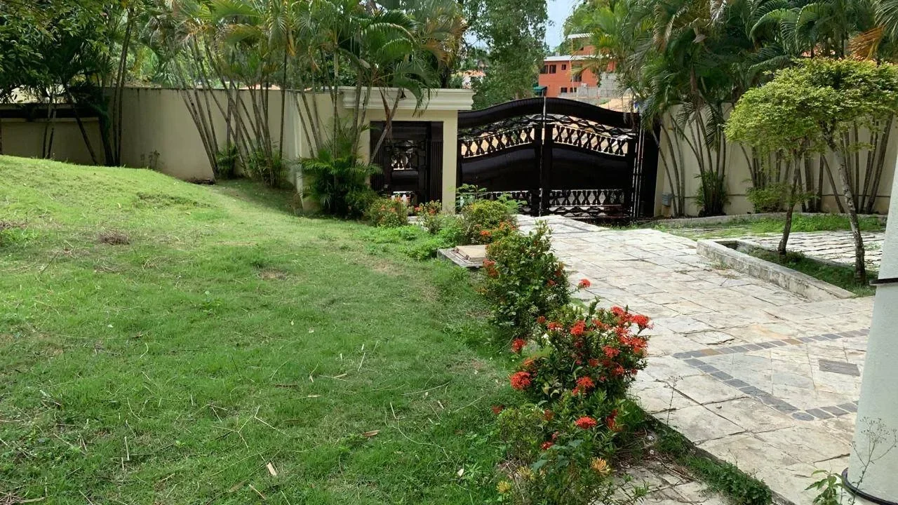Arroyo Hondo: casa 4 hab. · 550 m² en venta