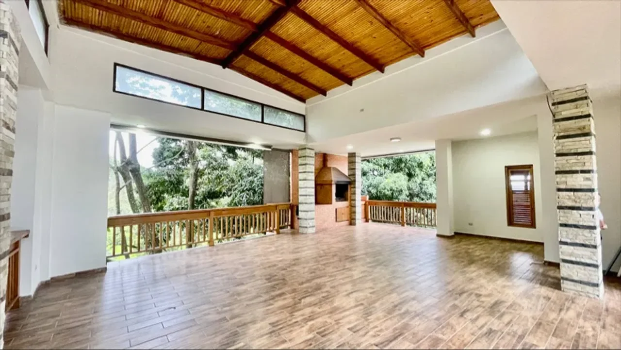 Jarabacoa: villa 4 hab. · 1032 m² en venta - 3